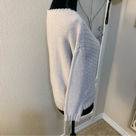 Amer Eagle Outfitter basic cream sweater, 3/4 sleeves - Picture 4 of 10